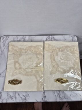 New Pair Vintage Rose Cameo Battenburg Lace Pillowcases Standard 100% Cotton NIP